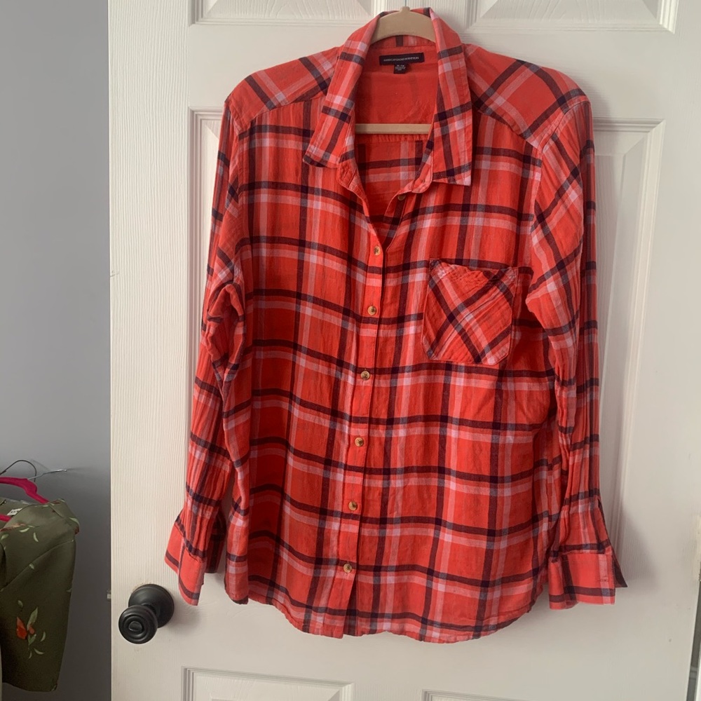 American Eagle Size XL Lightweight Shirt
